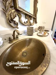  5 ‎حوض مزدوج عتيق وفاخر للحمام بسطح رخام حقيقي وصنابير نحاس أصيل