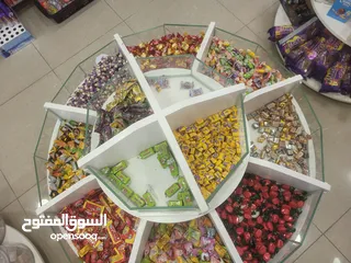  26 محل شوكولاته وعصائر ومناسبات لبيع كامل بالبضاعه والاجهزة