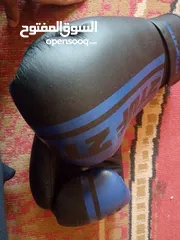  2 قفازات ملاكمة للبيع مستعملة سنة فقط