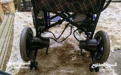  4 كرسي متحرك استعمال خفيف للبيع بحالة الوكالة لا يحتاج اي شيء للبيع ب 290 قابل للتفاوض بشكل بسيط