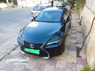  3 وارد شركة المركزية Lexus is 300h ليكزس اي اس جديدة استعمال   خفيف 14 الف كيلو  2022