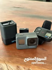  2 كاميرا جو برو 5 GoPro مستعملة مع بطاريتين وريموت كونترول أصلي و20 حمالة مختلفة