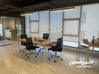  4 تفصيل و تركيب و صيانة جميع انواع ستائر الزيبرا التركية و اللنن و الرولو و جميع انواع الستائر القماش