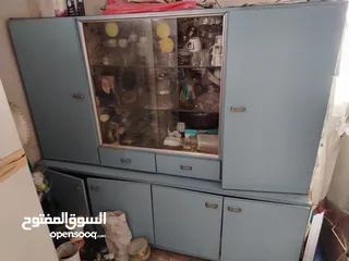  2 بوفيه وطاولات للبيع
