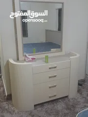  10 كمدينات جميع الوان اتواليت تسريحه جميع المقاسات خشب لاتيه او حسب الطلب