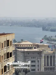  2 شقة تحفة علي النيل فيو روعة للاهرامات و النيل