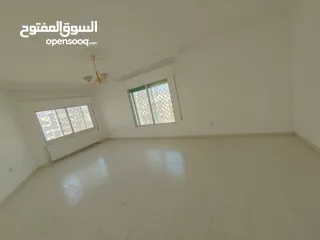  11 فيلا مستقلة مميزة للبيع بالسابع منطقة الكوزمو -الرقم المرجعي 12052