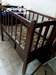  3 سرير اطفال خشب مستعمل بوضع جيد جدا وكوته وكراجه ع البيعه يعني مجانا