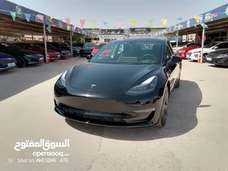  3 تسلا مدل 3 موديل 2023 عداد 14 الف ميل اصلي  فحص 7جيد لا مانع من فحص اوتوسكور من المستورد مباشره
