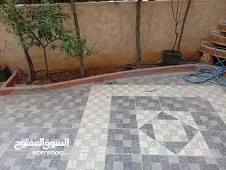  4 شقه للايجار ارضي في ام اذينه للجادين