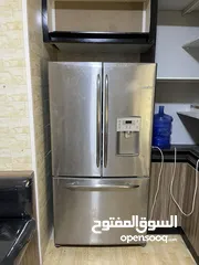  1 ثلاجة بسعر مغري استعمال اسبوع بسعة كبيرة