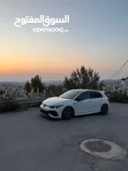 3 Volkswagen Golf R – 320 حصان model 2021