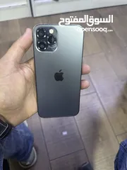  1 ايفون 12 برو  سعه الذاكره 128 جيجا لون اسود بحاله ممتازه