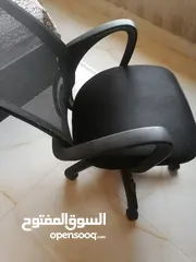  2 كرسي مكتب بحالة جيدة