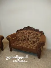  4 طقم كنب للبيع بحاله ممتازه