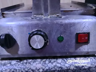  5 عدة وافل وكريب و ماكينة بوظة على الصاج وثلاجة ومطبخ لاتيه وفلتر ونثريات