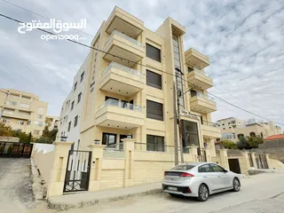  14 شقة طابق ثاني 150م من المالك تبعد 1كم عن طريق المطار
