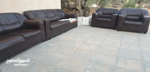  1 طقم كنب جلد مستعمل بحاله جيده