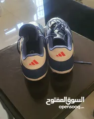  4 حذاء رياضي ماركة اديداس ملبوس لمرة واحدة فقط