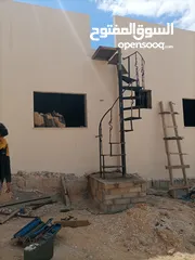  4 درج دائري حديد ارتفاع 3.5 متر