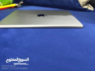  3 ايباد جيل خامس 2017, ذاكرة 128، رام 2 غيغا، بطارية مسبتها 94٪ د، مستعمل بحالة الوكالة خالي من تلشخوط