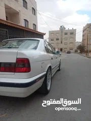  4 بي ام E34 520