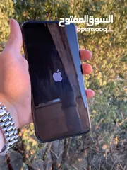  24 ايفون 11 برو ماكس 256 جيجا بطارية 100٪؜ نموذج M مغير بطارية فقط مش مغير فيه اي اشي ثاني ومساحة 256