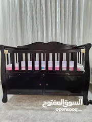  2 سرير اطفال مع فرشة بحالة جيدة استعمال خفيف