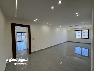  10 شقة فخمة طابق اخير + مع روف