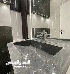  21 اخر شقه طابق ارضي تشطيبات الفندقية في حي الصحابة منطقة فلل
