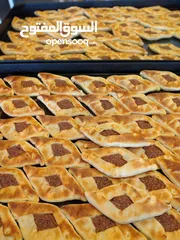  24 مطعم معجنات للبيع يعمل منذ 1995لغايه الان بشكل ممتاز  موقع ممتاز وله زبائن تبحث عن الجوده والطعم
