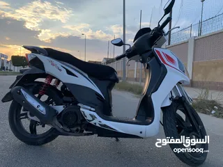  9 Sym scooter 150cc