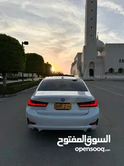  4 BMW 330i 2020