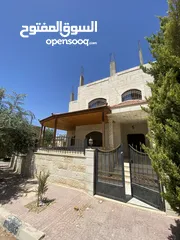  3 ڤيلا في عين الباشا للبيع تشطيب سوبرديلوكس