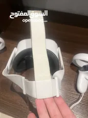  10 Meta Quest 2 (Virtual Reality)