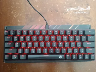  2 لوحة مفاتيح ميكانيكيه من شركة فانتك MK859 ATOM63 RGB سعر 15 دينار قابل للتفاوض للجادين فقط