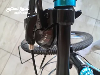  12 دراجة هوائية من نوع SPORTS INC من طراز SHIMANO جنط 26 باللون الأزرق اقرأ الوصف بدقة قابل للتفاوض
