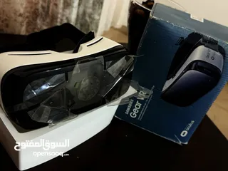  1 Samsung Gear VR