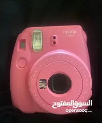  1 � للبيع: كاميرا Instax Mini 9 وردية – بحالة ممتازة