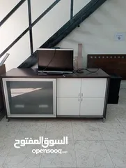  1 طاولة تلفزيون للبيع TV table for Sale