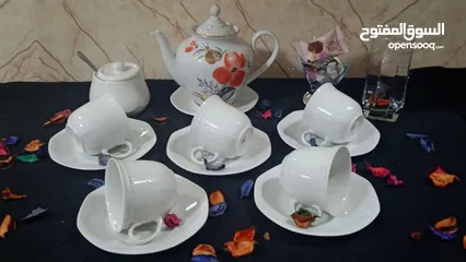  5 أطقم سفرة بورسلان ماركات عالمية .جديد. الوان متعددة وراقية