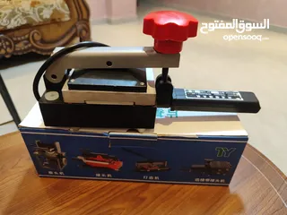  4 مكابس وقشط صناعية