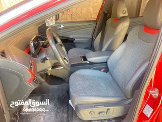  6 Volkswagen ID4 x للبيع