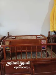  1 تختين اطفال زان الصغير هزاز 50 والكبير بيفتح جهة الام  وعربا توئم 35 كرسي طعام 20 وكوت 20 يوجد خدمة