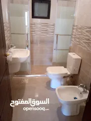  16 شقق طابقيه لم تسكن للايجار في عبدون 170 م