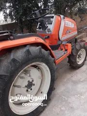  10 تراكتور كبوتا موديل 2015 للبيع بحاله جيده  بالصلاه على النبي ولا بحاجة شي