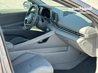  9 Hyundai Elantra 2022