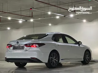  12 Toyota Camry 2023 Gle  بحالة الوكالة