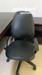  12 مكتب مع كرسي وخزانه شبه وكاله
