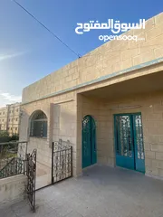  2 منزل مستقل طابقين مع ارض وحديقة مساحة الارض 1000 متر مربع . للتواصل واتساب : +905364503647